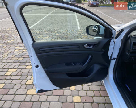 Белый Рено Меган, объемом двигателя 1.5 л и пробегом 207 тыс. км за 10850 $, фото 12 на Automoto.ua