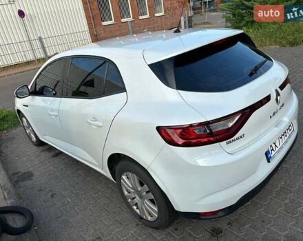 Белый Рено Меган, объемом двигателя 1.46 л и пробегом 180 тыс. км за 10900 $, фото 2 на Automoto.ua