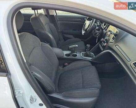 Белый Рено Меган, объемом двигателя 1.5 л и пробегом 214 тыс. км за 11999 $, фото 15 на Automoto.ua