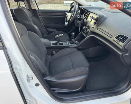 Белый Рено Меган, объемом двигателя 1.5 л и пробегом 214 тыс. км за 11999 $, фото 17 на Automoto.ua