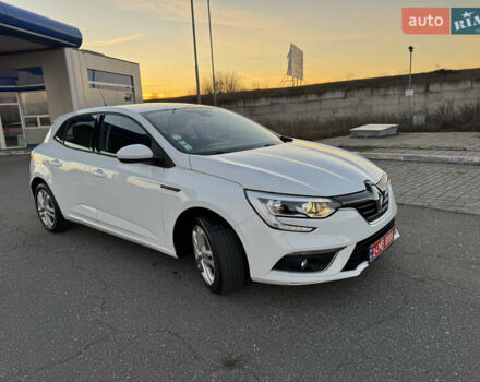 Белый Рено Меган, объемом двигателя 1.5 л и пробегом 214 тыс. км за 11999 $, фото 2 на Automoto.ua