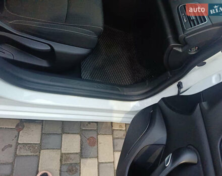 Білий Рено Меган, об'ємом двигуна 1.5 л та пробігом 241 тис. км за 11500 $, фото 16 на Automoto.ua