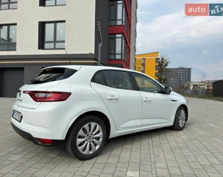 Білий Рено Меган, об'ємом двигуна 1.6 л та пробігом 189 тис. км за 10800 $, фото 4 на Automoto.ua