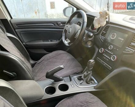 Белый Рено Меган, объемом двигателя 1.5 л и пробегом 204 тыс. км за 12400 $, фото 8 на Automoto.ua