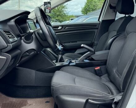 Белый Рено Меган, объемом двигателя 1.5 л и пробегом 160 тыс. км за 10800 $, фото 10 на Automoto.ua