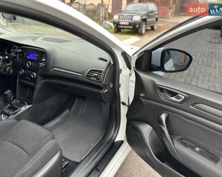 Белый Рено Меган, объемом двигателя 1.46 л и пробегом 82 тыс. км за 14500 $, фото 12 на Automoto.ua