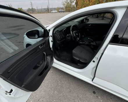 Белый Рено Меган, объемом двигателя 1.46 л и пробегом 257 тыс. км за 10500 $, фото 33 на Automoto.ua