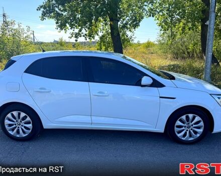 Белый Рено Меган, объемом двигателя 1.5 л и пробегом 253 тыс. км за 12500 $, фото 3 на Automoto.ua