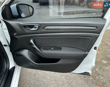 Белый Рено Меган, объемом двигателя 1.46 л и пробегом 82 тыс. км за 14500 $, фото 11 на Automoto.ua