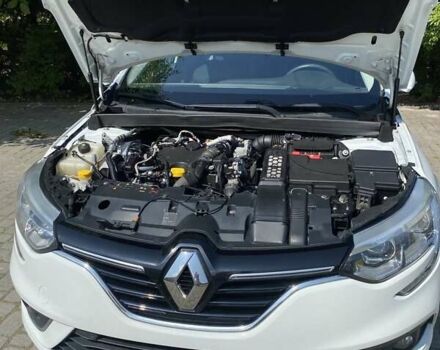 Белый Рено Меган, объемом двигателя 1.46 л и пробегом 200 тыс. км за 10680 $, фото 2 на Automoto.ua