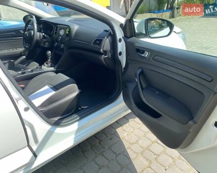 Белый Рено Меган, объемом двигателя 1.46 л и пробегом 200 тыс. км за 10680 $, фото 13 на Automoto.ua