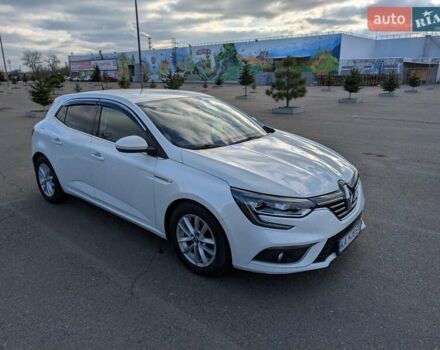 Белый Рено Меган, объемом двигателя 1.46 л и пробегом 112 тыс. км за 14000 $, фото 3 на Automoto.ua