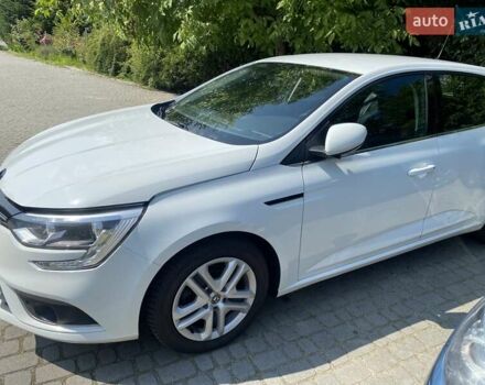 Белый Рено Меган, объемом двигателя 1.46 л и пробегом 200 тыс. км за 10680 $, фото 4 на Automoto.ua
