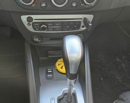 Білий Рено Меган, об'ємом двигуна 1.5 л та пробігом 182 тис. км за 9000 $, фото 6 на Automoto.ua