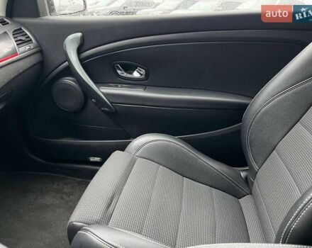 Белый Рено Меган, объемом двигателя 1.6 л и пробегом 155 тыс. км за 10190 $, фото 26 на Automoto.ua