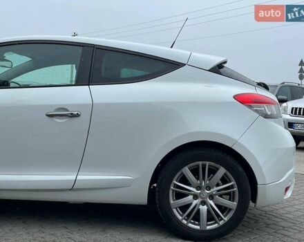 Белый Рено Меган, объемом двигателя 1.6 л и пробегом 155 тыс. км за 10190 $, фото 6 на Automoto.ua