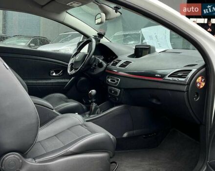 Белый Рено Меган, объемом двигателя 1.6 л и пробегом 155 тыс. км за 10190 $, фото 19 на Automoto.ua