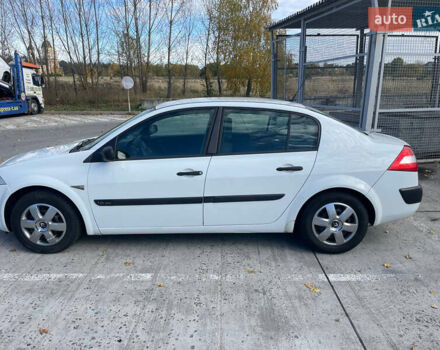 Белый Рено Меган, объемом двигателя 1.6 л и пробегом 252 тыс. км за 3900 $, фото 4 на Automoto.ua