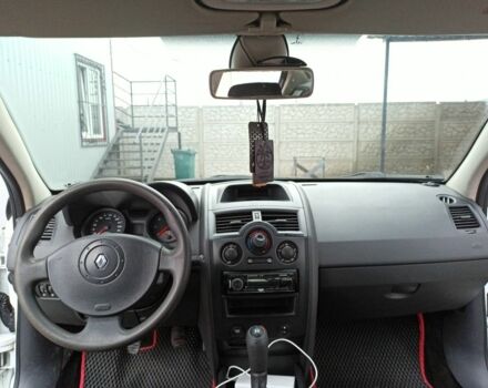 Белый Рено Меган, объемом двигателя 1.6 л и пробегом 280 тыс. км за 3250 $, фото 10 на Automoto.ua