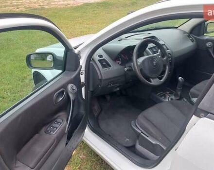 Белый Рено Меган, объемом двигателя 1.6 л и пробегом 212 тыс. км за 3400 $, фото 10 на Automoto.ua