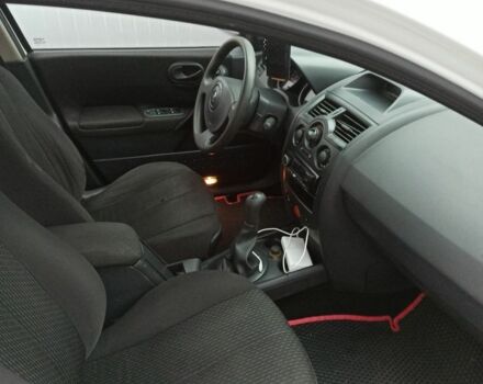 Белый Рено Меган, объемом двигателя 1.6 л и пробегом 280 тыс. км за 3250 $, фото 9 на Automoto.ua