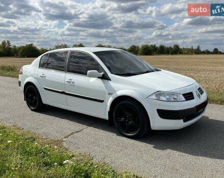 Білий Рено Меган, об'ємом двигуна 1.4 л та пробігом 215 тис. км за 3900 $, фото 6 на Automoto.ua