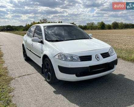 Белый Рено Меган, объемом двигателя 1.4 л и пробегом 215 тыс. км за 4100 $, фото 5 на Automoto.ua