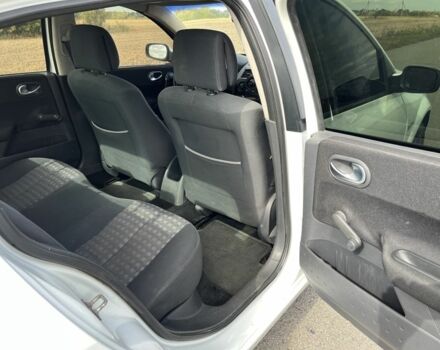 Белый Рено Меган, объемом двигателя 1.4 л и пробегом 215 тыс. км за 4100 $, фото 17 на Automoto.ua