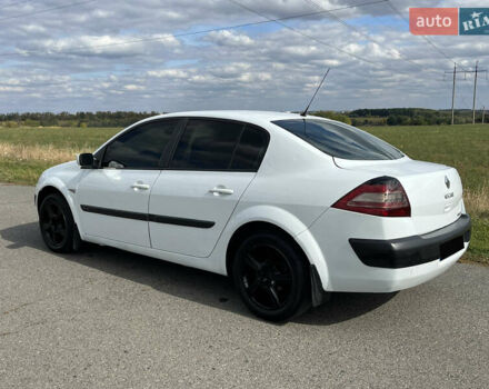 Белый Рено Меган, объемом двигателя 1.4 л и пробегом 215 тыс. км за 4100 $, фото 11 на Automoto.ua