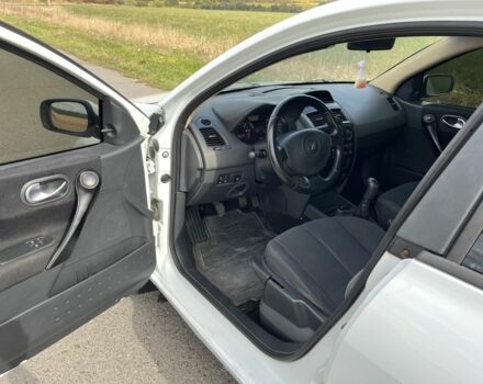 Белый Рено Меган, объемом двигателя 1.4 л и пробегом 215 тыс. км за 4100 $, фото 12 на Automoto.ua