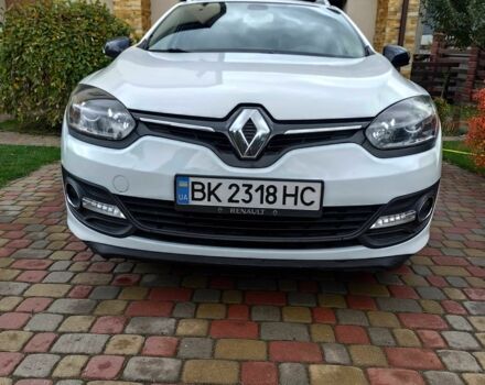 Рено Меган 2016 в Ровно на Automoto.ua Белый Рено Меган, объемом двигателя 1.5 л и пробегом 199 тыс. км за 9800 $, фото 1 на Automoto.ua