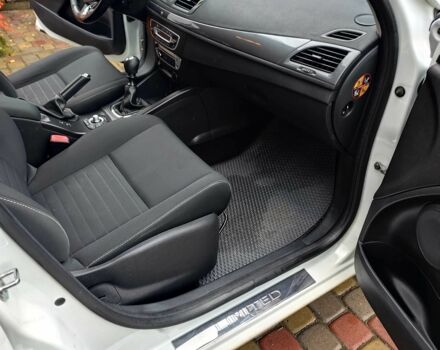 Рено Меган 2016 в Ровно на Automoto.ua Белый Рено Меган, объемом двигателя 1.5 л и пробегом 199 тыс. км за 9800 $, фото 9 на Automoto.ua