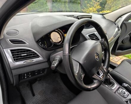 Рено Меган 2016 в Ровно на Automoto.ua Белый Рено Меган, объемом двигателя 1.5 л и пробегом 199 тыс. км за 9800 $, фото 22 на Automoto.ua