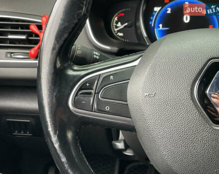 Белый Рено Меган, объемом двигателя 1.46 л и пробегом 239 тыс. км за 13490 $, фото 18 на Automoto.ua