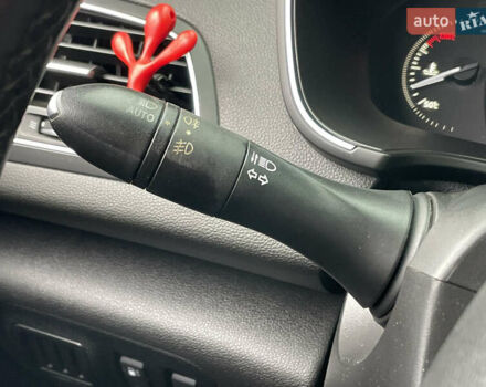 Белый Рено Меган, объемом двигателя 1.46 л и пробегом 239 тыс. км за 13490 $, фото 20 на Automoto.ua