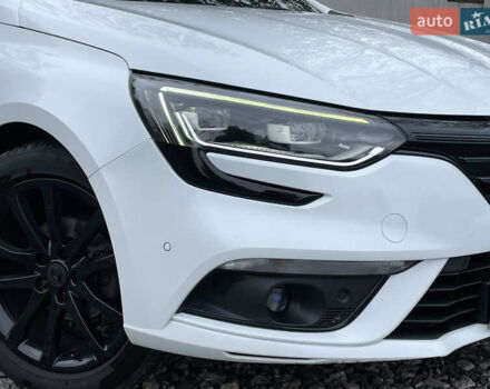 Белый Рено Меган, объемом двигателя 1.46 л и пробегом 239 тыс. км за 13490 $, фото 2 на Automoto.ua