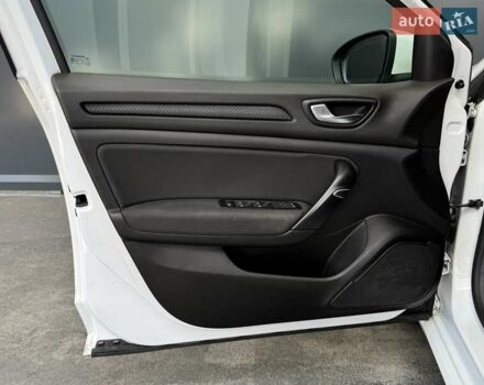 Белый Рено Меган, объемом двигателя 1.5 л и пробегом 88 тыс. км за 15900 $, фото 45 на Automoto.ua