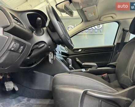 Белый Рено Меган, объемом двигателя 1.5 л и пробегом 88 тыс. км за 15900 $, фото 37 на Automoto.ua
