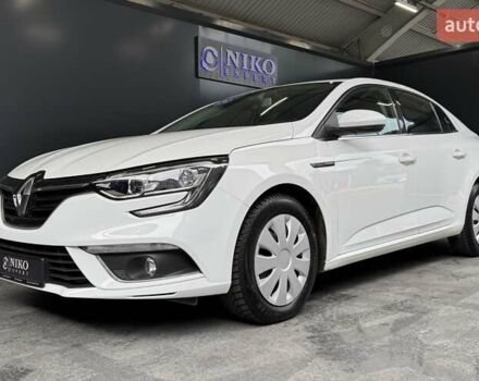 Белый Рено Меган, объемом двигателя 1.5 л и пробегом 122 тыс. км за 15900 $, фото 3 на Automoto.ua