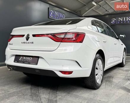 Белый Рено Меган, объемом двигателя 1.5 л и пробегом 122 тыс. км за 15900 $, фото 12 на Automoto.ua