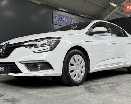 Белый Рено Меган, объемом двигателя 1.5 л и пробегом 122 тыс. км за 15900 $, фото 4 на Automoto.ua