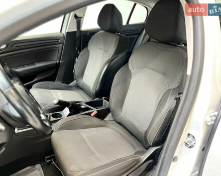 Білий Рено Меган, об'ємом двигуна 1.46 л та пробігом 1 тис. км за 11917 $, фото 12 на Automoto.ua