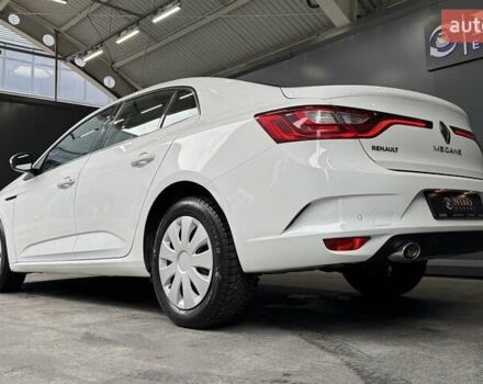 Белый Рено Меган, объемом двигателя 1.5 л и пробегом 122 тыс. км за 15900 $, фото 9 на Automoto.ua