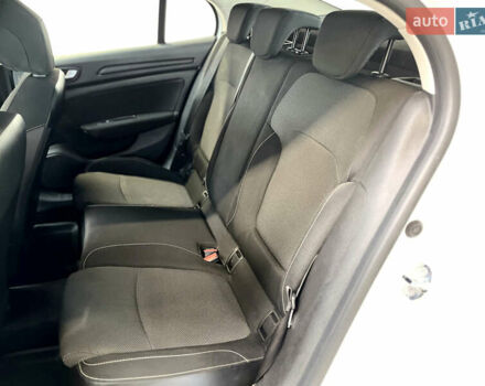 Білий Рено Меган, об'ємом двигуна 1.46 л та пробігом 1 тис. км за 11917 $, фото 13 на Automoto.ua