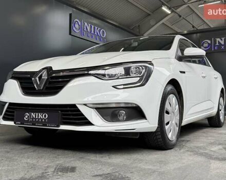 Белый Рено Меган, объемом двигателя 1.5 л и пробегом 122 тыс. км за 15900 $, фото 2 на Automoto.ua