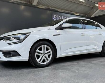 Белый Рено Меган, объемом двигателя 1.5 л и пробегом 88 тыс. км за 15900 $, фото 8 на Automoto.ua