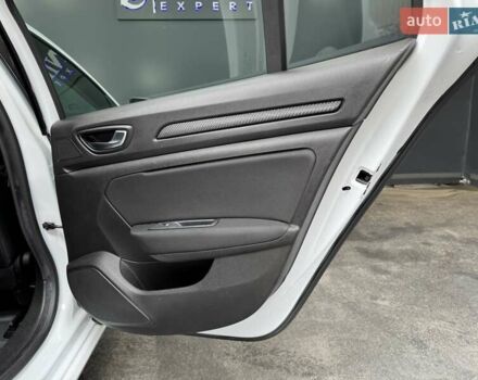 Белый Рено Меган, объемом двигателя 1.5 л и пробегом 122 тыс. км за 15900 $, фото 39 на Automoto.ua