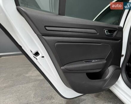 Белый Рено Меган, объемом двигателя 1.5 л и пробегом 122 тыс. км за 15900 $, фото 38 на Automoto.ua