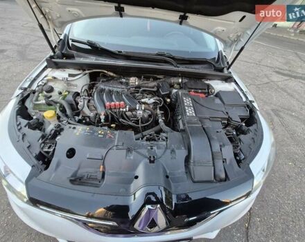 Белый Рено Меган, объемом двигателя 1.6 л и пробегом 143 тыс. км за 14000 $, фото 6 на Automoto.ua