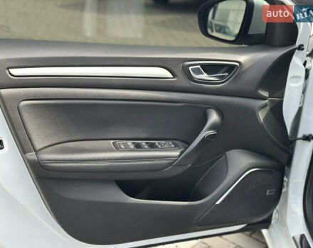 Білий Рено Меган, об'ємом двигуна 1.46 л та пробігом 159 тис. км за 16600 $, фото 12 на Automoto.ua